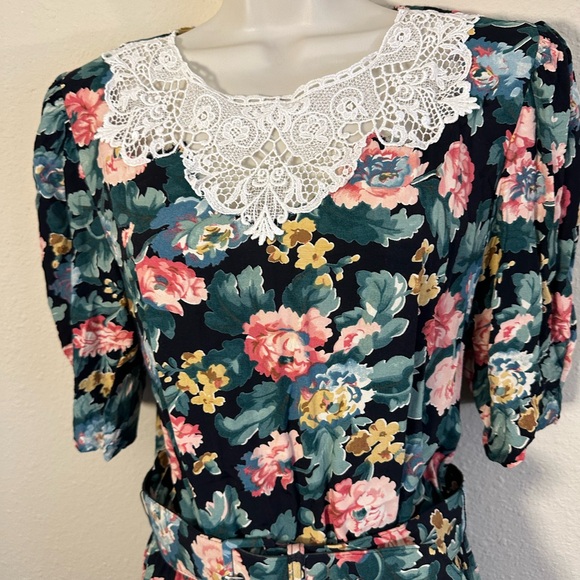 E.D Michaels vintage floral dress. - Picture 2 of 11